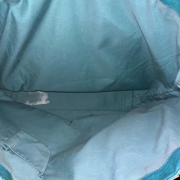 Gucci Monogram Extra Large Tote - Picture 11 of 14